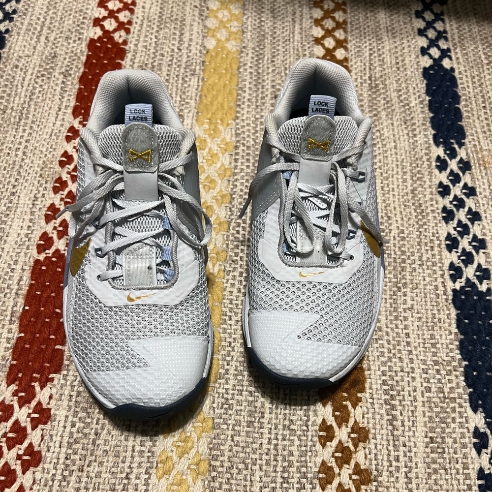 Nike metcon 7.   Size 7
